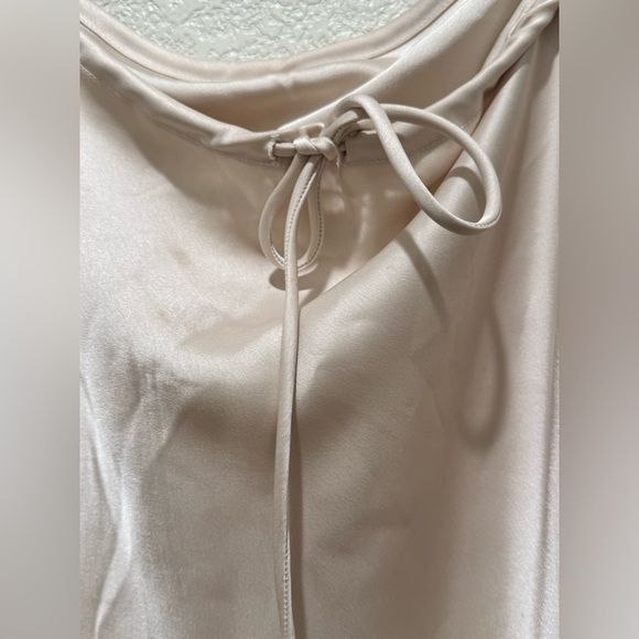 Luxe high waisted satin skirt - Picture 2 of 5